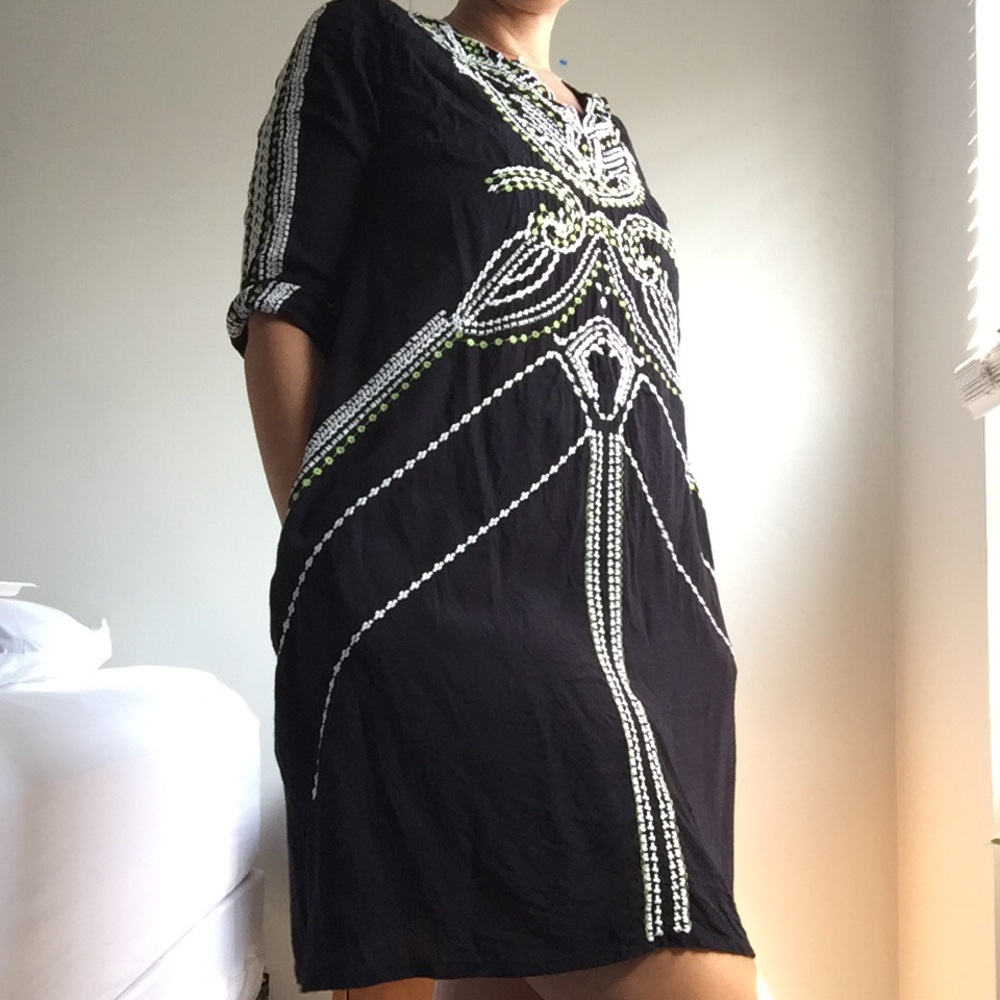Solito Embroidered Dress | Lined with pockets